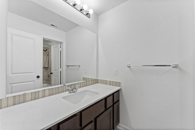 323 Calmato Woods Way, Conroe, TX 77318