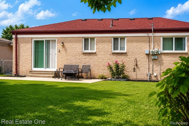 27820 Belanger Street, Roseville, MI 48066