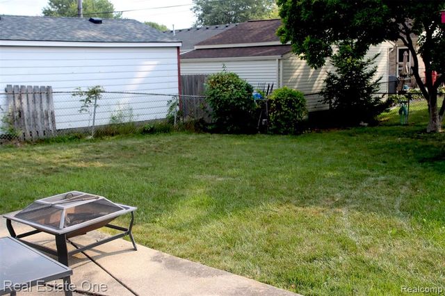27820 Belanger Street, Roseville, MI 48066