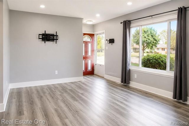 27820 Belanger Street, Roseville, MI 48066