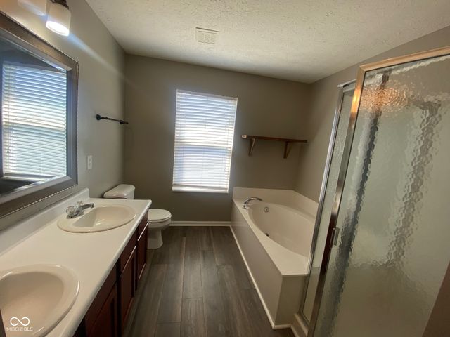 5415 Misthaven Lane, Greenwood, IN 46143