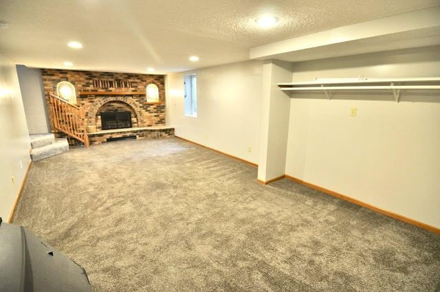 915 Fuller Street S, Shakopee, MN 55379