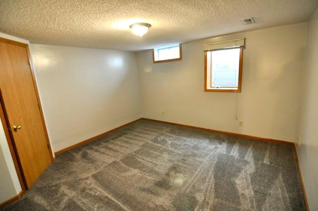 915 Fuller Street S, Shakopee, MN 55379