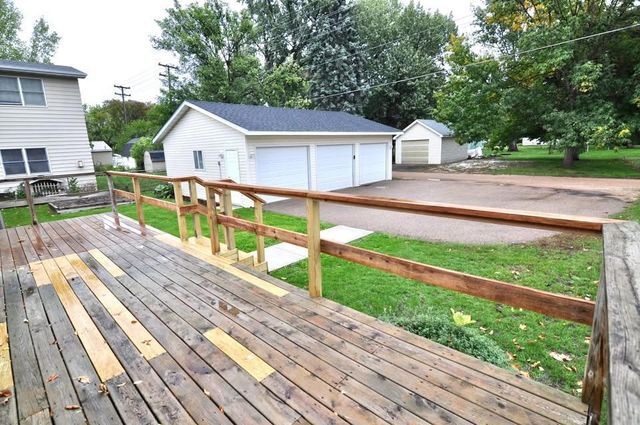 915 Fuller Street S, Shakopee, MN 55379