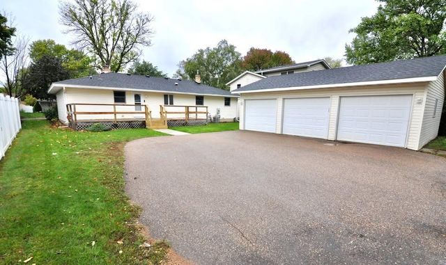 915 Fuller Street S, Shakopee, MN 55379