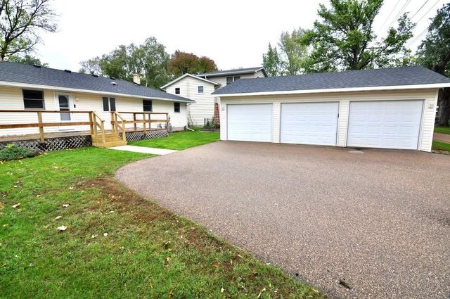 915 Fuller Street S, Shakopee, MN 55379