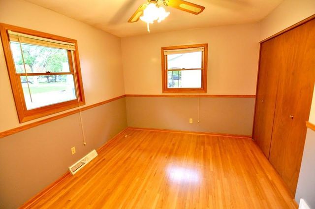 915 Fuller Street S, Shakopee, MN 55379