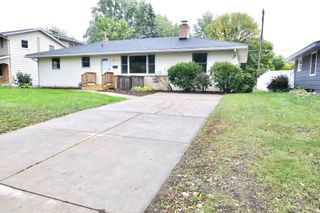 915 Fuller Street S, Shakopee, MN 55379
