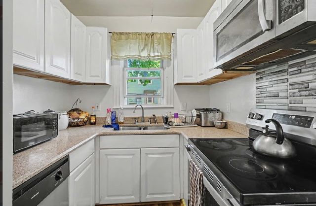 172 Massachusetts Avenue, Providence, RI 02905