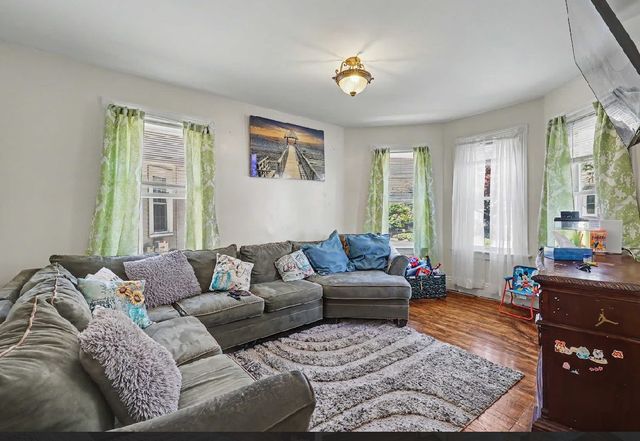 172 Massachusetts Avenue, Providence, RI 02905