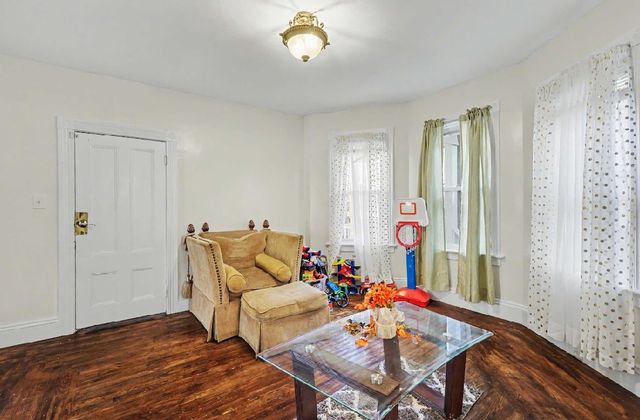 172 Massachusetts Avenue, Providence, RI 02905
