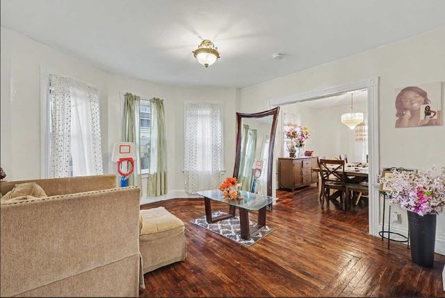 172 Massachusetts Avenue, Providence, RI 02905