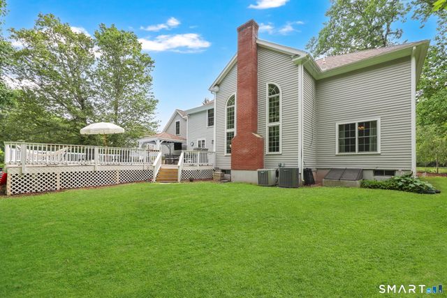 16 Founders Way, Monroe, CT 06468