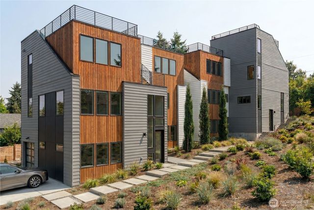 10428 66th Avenue S, Seattle, WA 98178