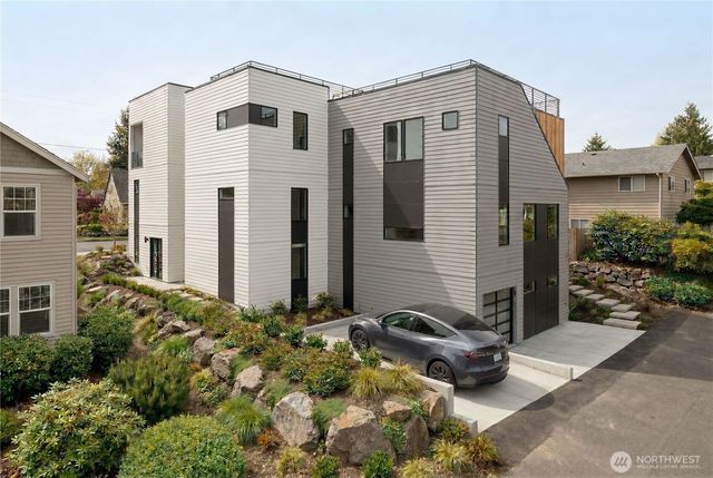10428 66th Avenue S, Seattle, WA 98178