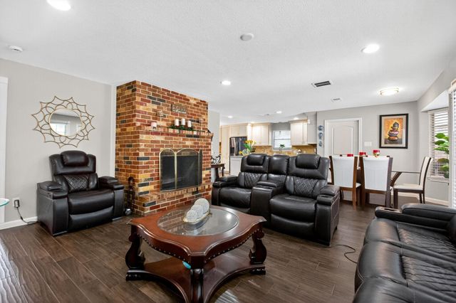 2514 Creekleaf Road, Houston, TX 77068