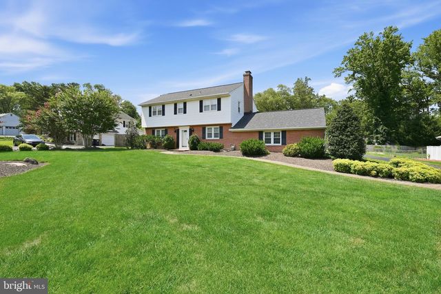 2011 FOULK RD, Wilmington, DE 19810