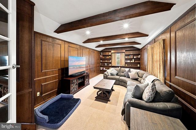 2011 FOULK RD, Wilmington, DE 19810