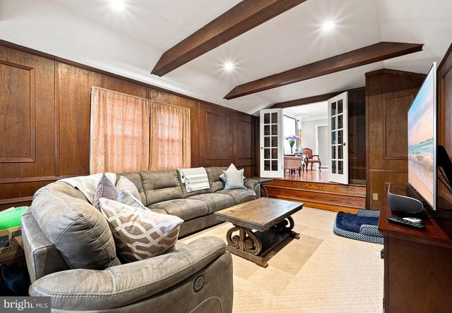 2011 FOULK RD, Wilmington, DE 19810