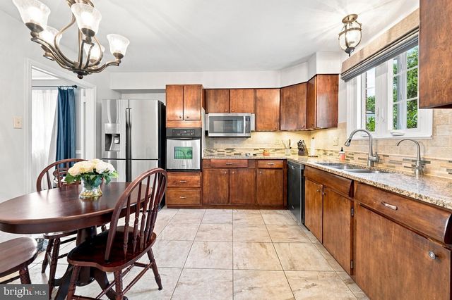 2011 FOULK RD, Wilmington, DE 19810