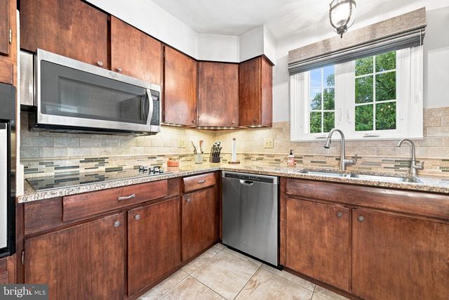 2011 FOULK RD, Wilmington, DE 19810