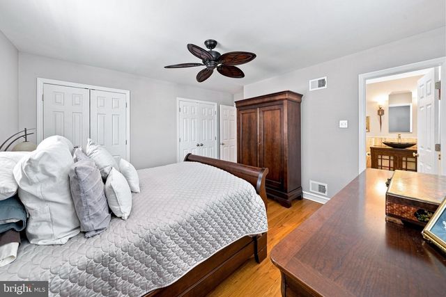 2011 FOULK RD, Wilmington, DE 19810