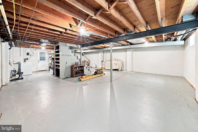 2011 FOULK RD, Wilmington, DE 19810