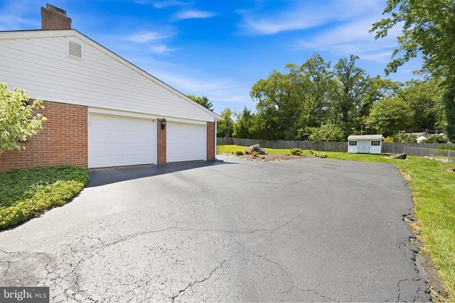 2011 FOULK RD, Wilmington, DE 19810