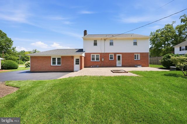 2011 FOULK RD, Wilmington, DE 19810