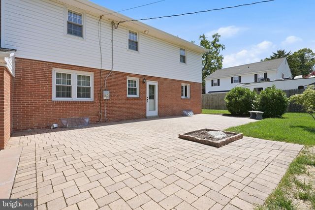2011 FOULK RD, Wilmington, DE 19810