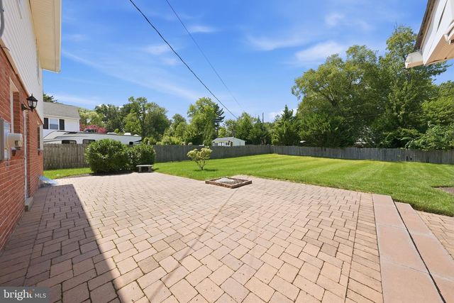 2011 FOULK RD, Wilmington, DE 19810