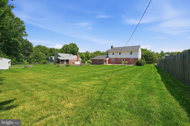 2011 FOULK RD, Wilmington, DE 19810