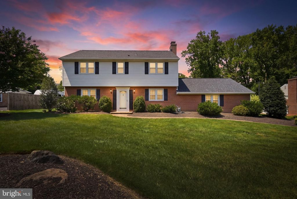 2011 FOULK RD, Wilmington, DE 19810