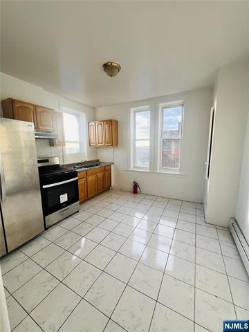 1201 Kennedy Boulevard 4, North Bergen, NJ 07047