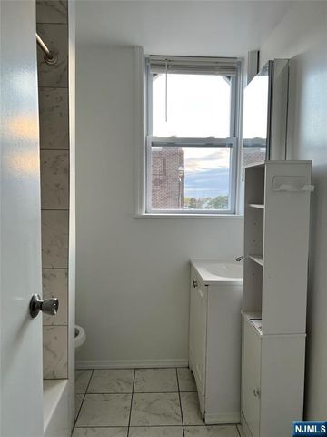 1201 Kennedy Boulevard 4, North Bergen, NJ 07047