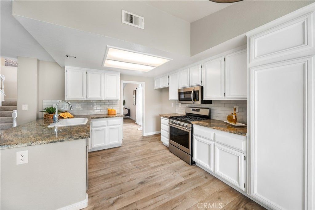 Image 9 of property listing at 41506 Big Sage Court, Temecula, CA 92591