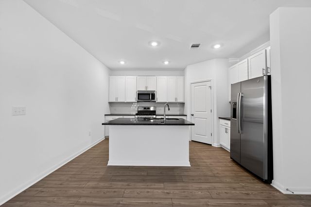 5804 Swedish Farms TER, Del Valle, TX 78617