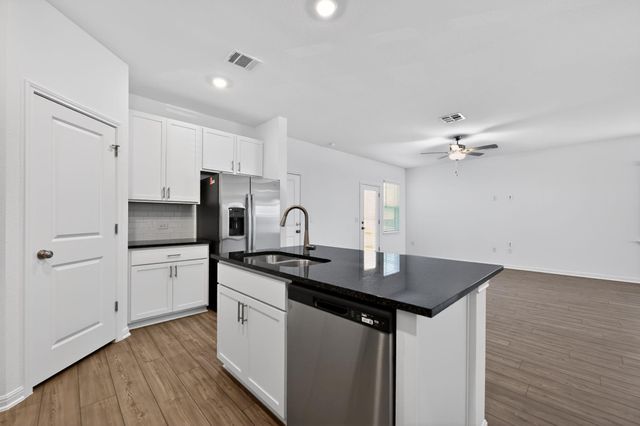 5804 Swedish Farms TER, Del Valle, TX 78617