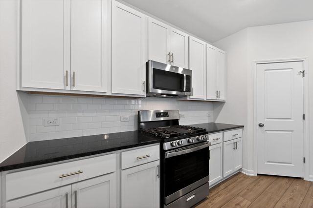 5804 Swedish Farms TER, Del Valle, TX 78617