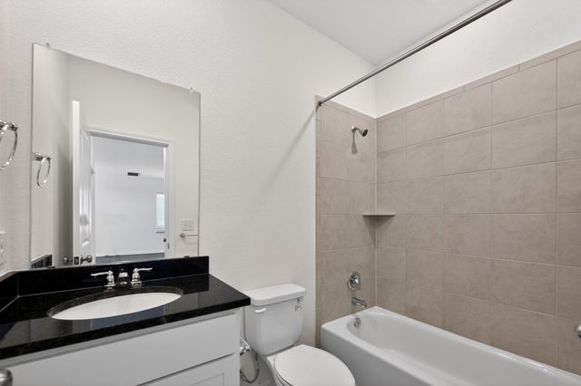 5804 Swedish Farms TER, Del Valle, TX 78617