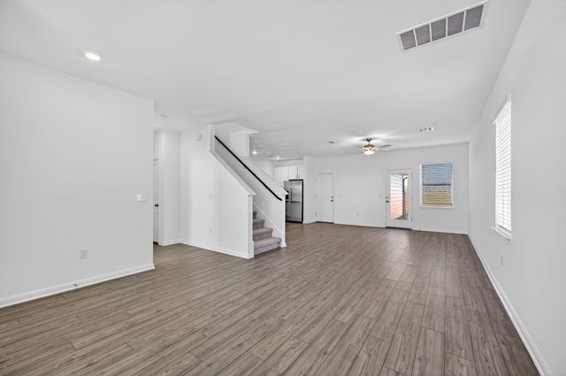 5804 Swedish Farms TER, Del Valle, TX 78617