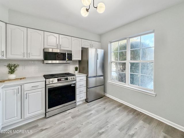 1 Shearwater Hollow, Bayville, NJ 08721