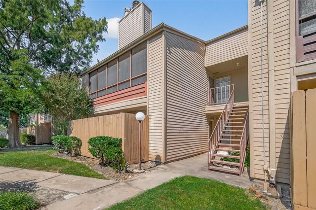 10555 Turtlewood Court 210, Houston, TX 77072