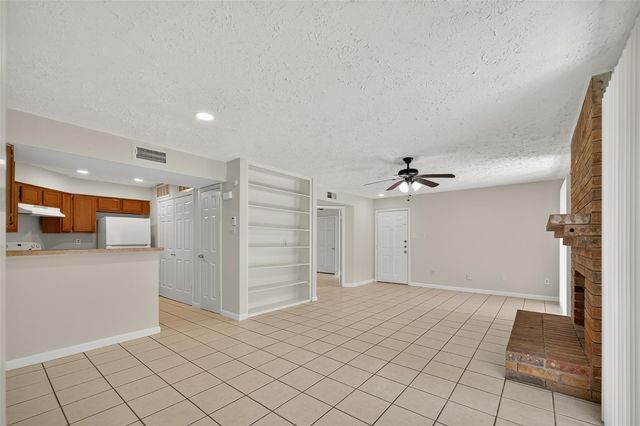 10555 Turtlewood Court 210, Houston, TX 77072