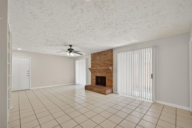 10555 Turtlewood Court 210, Houston, TX 77072