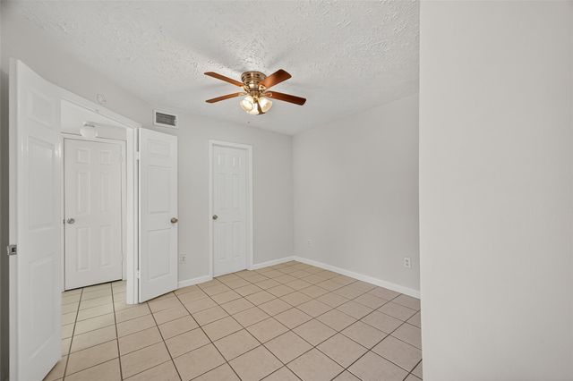 10555 Turtlewood Court 210, Houston, TX 77072