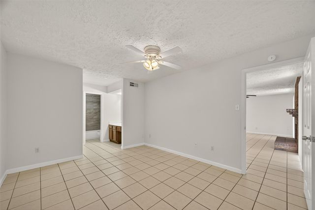 10555 Turtlewood Court 210, Houston, TX 77072