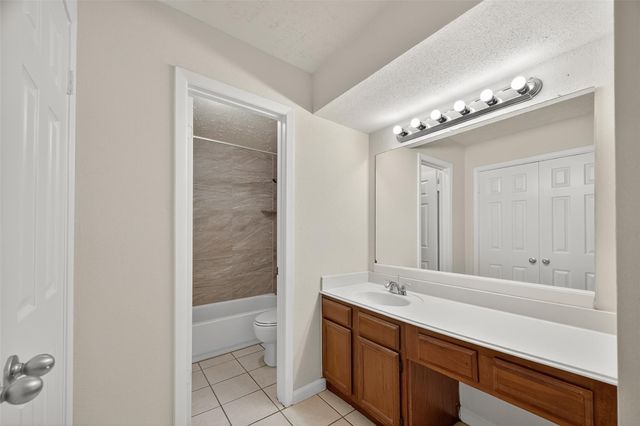 10555 Turtlewood Court 210, Houston, TX 77072