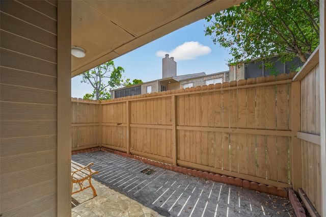 10555 Turtlewood Court 210, Houston, TX 77072
