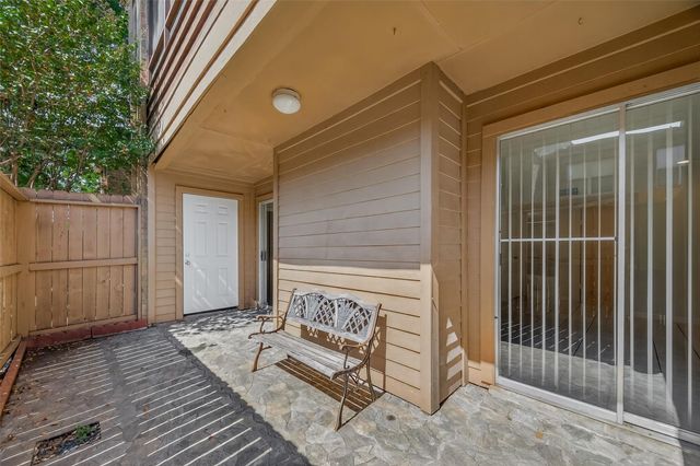 10555 Turtlewood Court 210, Houston, TX 77072